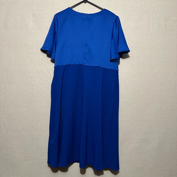 NWT Adrianna Papell Satin Crepe Flutter Dress - size 14W - Picture 5 of 8